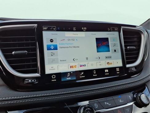New 2026 Chrysler Pacifica Select FWD image 20
