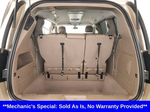Used 2012 Chrysler Town & Country Touring-L w/ Driver Convenience Group FWD image 22