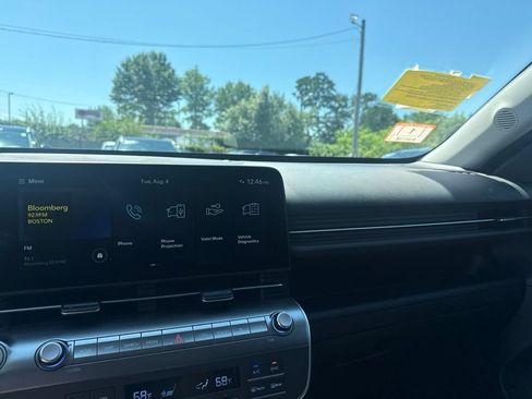 Used 2024 Hyundai Kona SEL FWD image 11