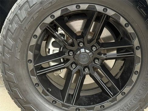 Used 2021 Ford Expedition Limited image 10