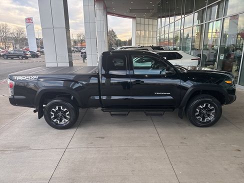 Used 2020 Toyota Tacoma TRD Off-Road image 1