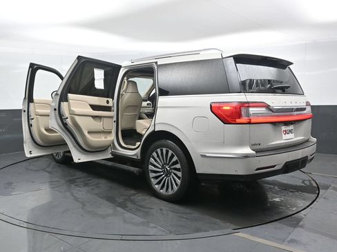 Used 2019 Lincoln Navigator Reserve AWD/4WD image 50