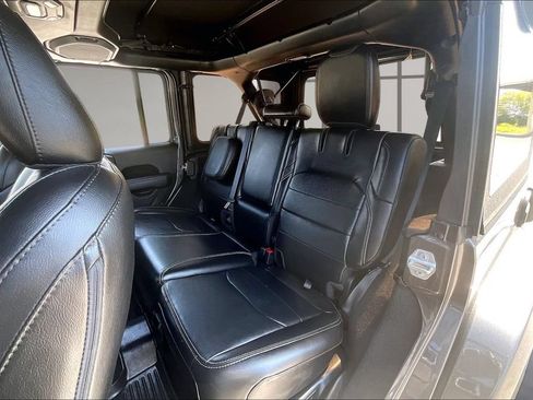 Used 2023 Jeep Wrangler Unlimited Sahara AWD/4WD image 22