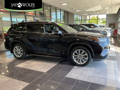 Used 2023 Toyota Highlander Limited