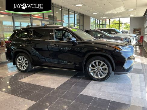 Used 2023 Toyota Highlander Limited AWD/4WD image 1