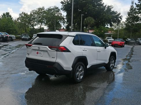 Used 2024 Toyota RAV4 XLE w/ Convenience Package FWD image 4