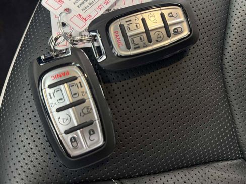 New 2026 Chrysler Pacifica Limited image 30