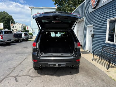 Used 2014 Jeep Grand Cherokee Overland AWD/4WD image 35