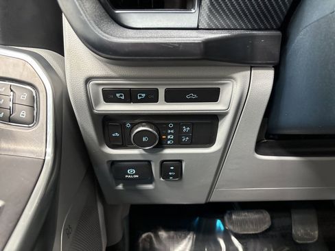 Used 2022 Ford F150 Limited image 40