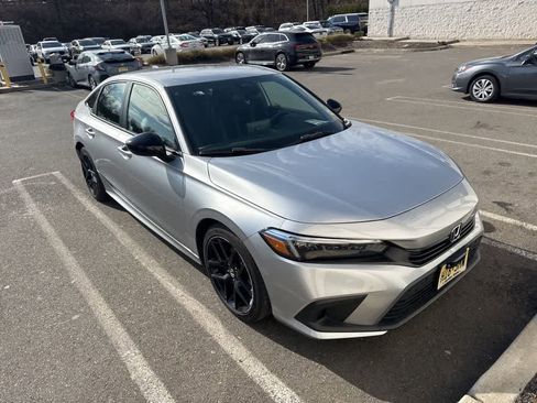 Used 2023 Honda Civic Sport image 6