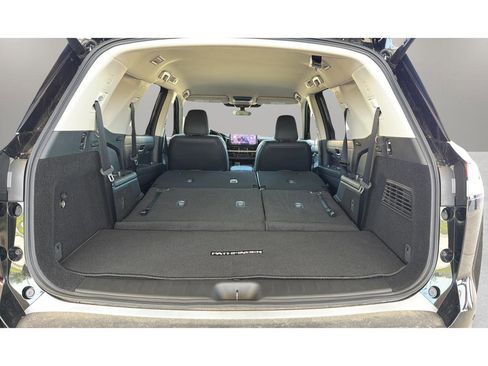 New 2026 Nissan Pathfinder SL AWD/4WD image 13