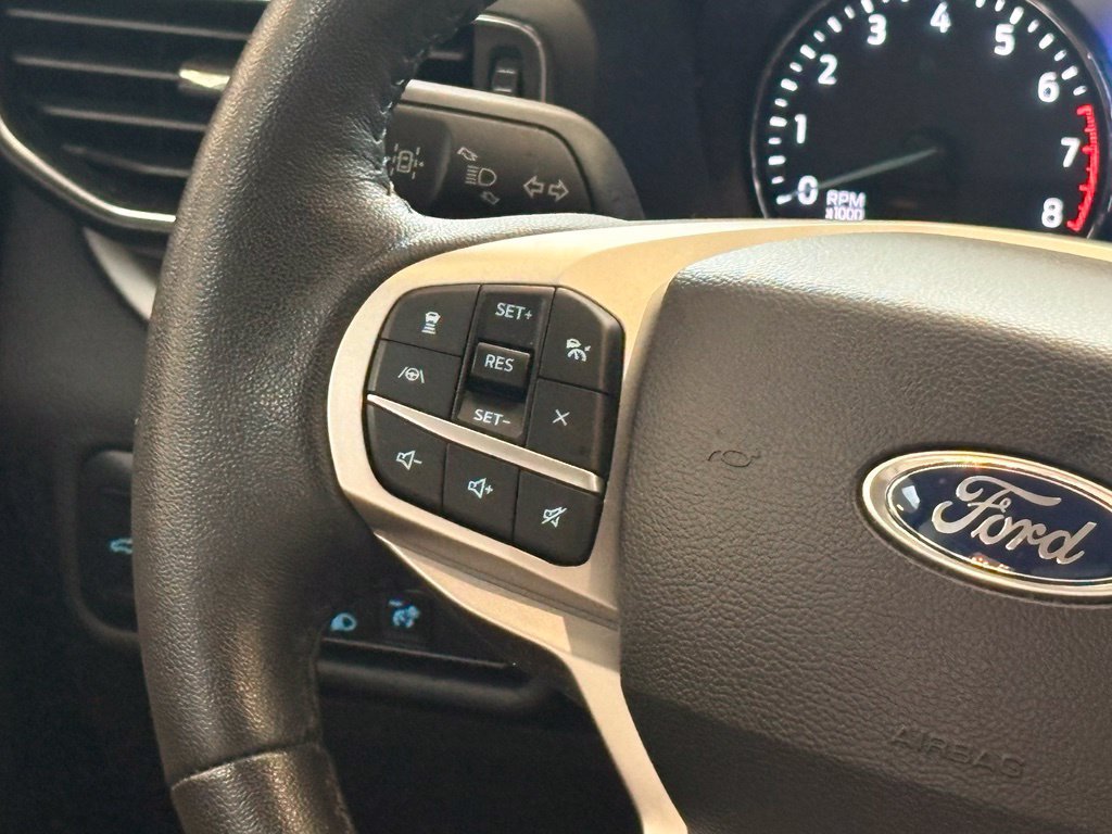 Used 2024 Ford Explorer XLT w/ Equipment Group 202A AWD/4WD image 27