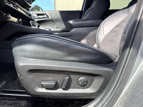 Used 2023 Mitsubishi Outlander SE Black Edition FWD image 25