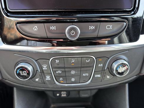 Used 2023 Chevrolet Traverse RS AWD/4WD image 23