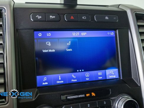Used 2019 Ford F150 Platinum w/ Equipment Group 701A Luxury AWD/4WD image 24