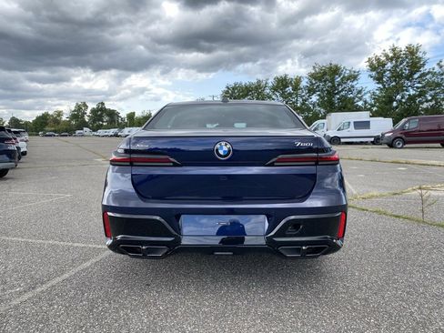 New 2026 BMW 760i xDrive w/ Executive Package image 3