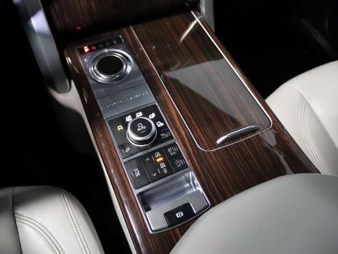 Used 2015 Land Rover Range Rover image 44