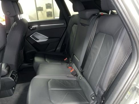 Used 2020 Audi Q3 2.0T Premium image 11