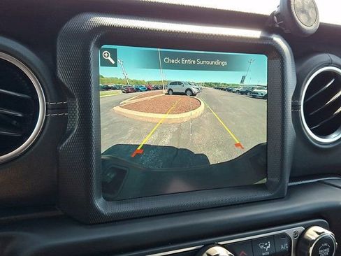 Used 2021 Jeep Gladiator Overland w/ Popular Equipment Package AWD/4WD image 22