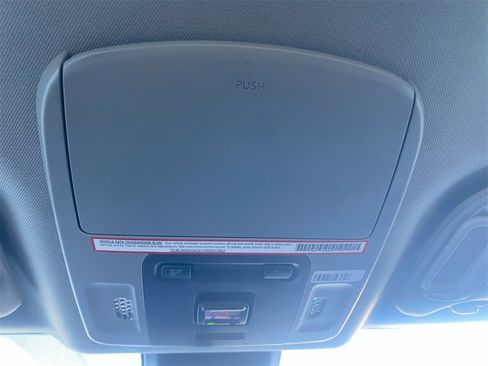 Used 2022 Toyota Camry SE image 27