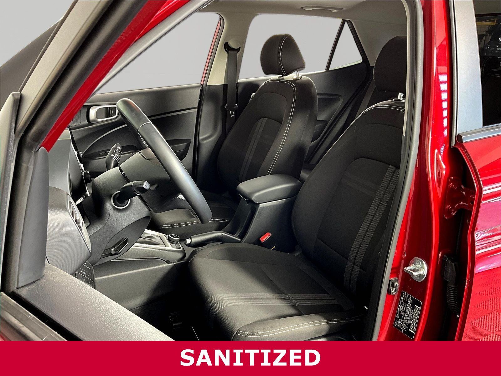 Used 2025 Hyundai Venue SEL FWD image 19