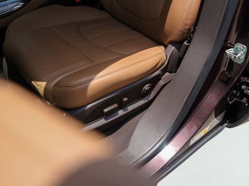 Used 2015 Buick Enclave Leather FWD image 11