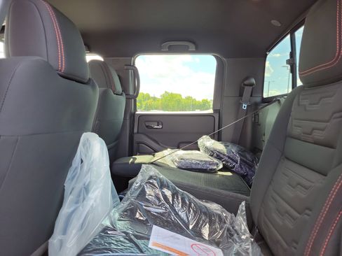 New 2025 Nissan Frontier PRO-4X image 11