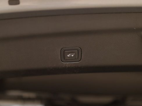 Used 2022 Chevrolet Suburban RST w/ Luxury Package image 35