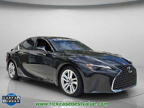 Used 2024 Lexus IS 300 w/ Comfort Package RWD image 9