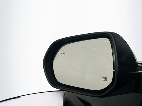 Used 2025 Chevrolet Equinox LT image 16