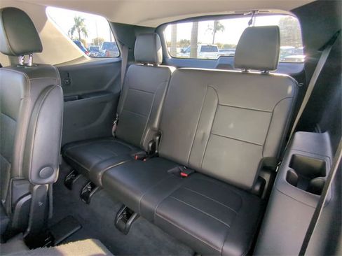 Used 2021 Chevrolet Traverse LT w/ LT Premium Package image 16