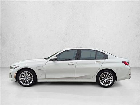 Used 2023 BMW 330e xDrive w/ Premium Package AWD/4WD image 9