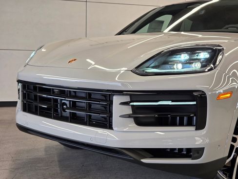New 2026 Porsche Cayenne Coupe AWD/4WD image 23