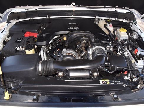 Used 2018 Jeep Wrangler Unlimited Rubicon image 40