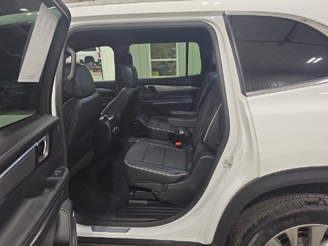 Used 2026 Buick Enclave Preferred AWD/4WD image 25