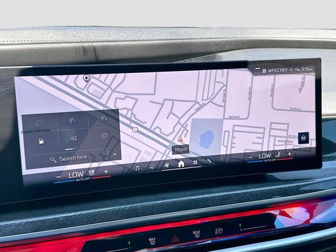 Used 2024 BMW 750e xDrive image 13