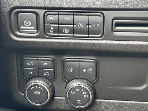 Used 2022 Chevrolet Suburban RST w/ Luxury Package image 14