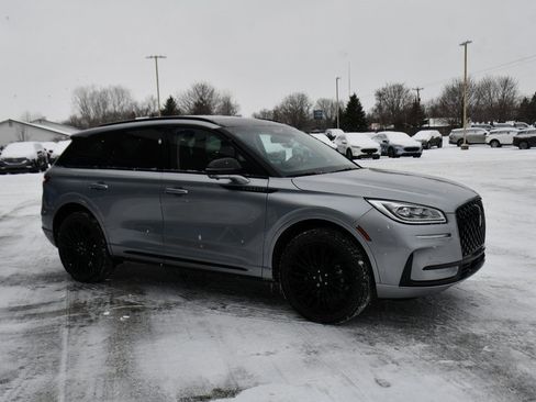 Used 2023 Lincoln Corsair Reserve w/ Equipment Group 201A image 8