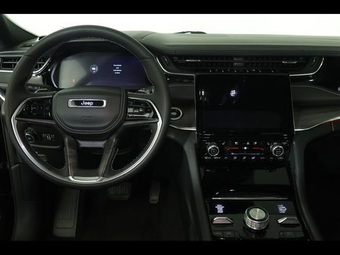Used 2023 Jeep Grand Cherokee L Overland AWD/4WD image 26