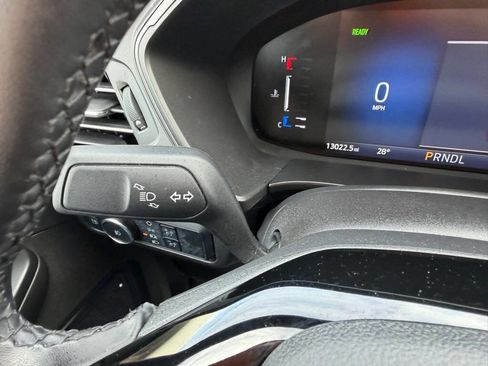 Used 2024 Ford Escape SE w/ Class II Trailer Tow Package image 23