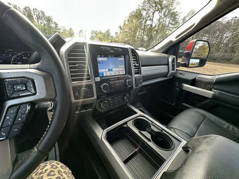 Used 2017 Ford F350 Lariat w/ Lariat Value Package image 11