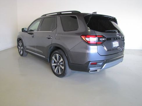 Certified 2025 Honda Pilot Touring image 23