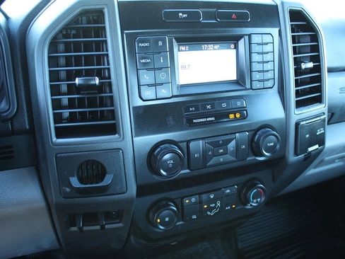 Used 2021 Ford F250 XL w/ Power Equipment Group image 27