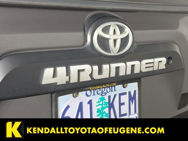 Used 2017 Toyota 4Runner TRD Off-Road Premium AWD/4WD image 11