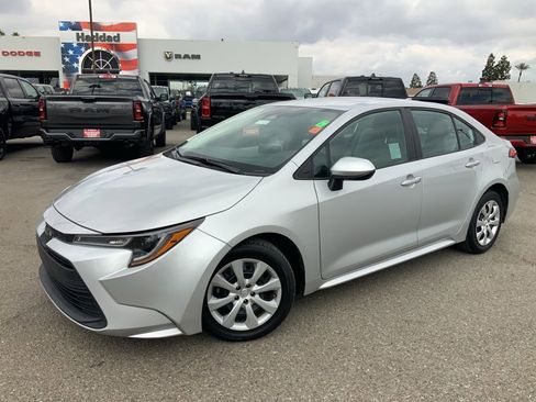 Used 2024 Toyota Corolla LE image 2