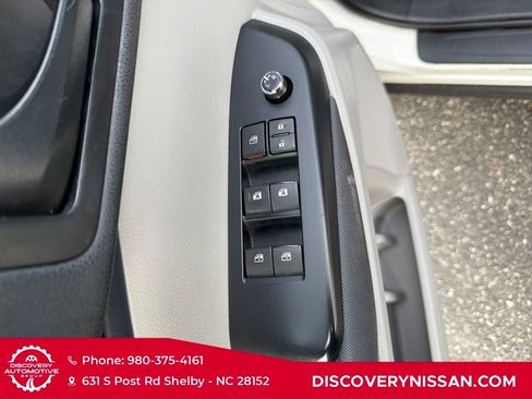 Used 2019 Toyota Highlander LE image 12