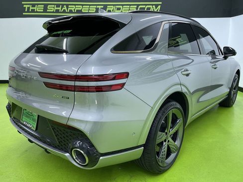 Used 2022 Genesis GV70 3.5T image 10