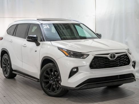 Used 2024 Toyota Highlander XLE image 1