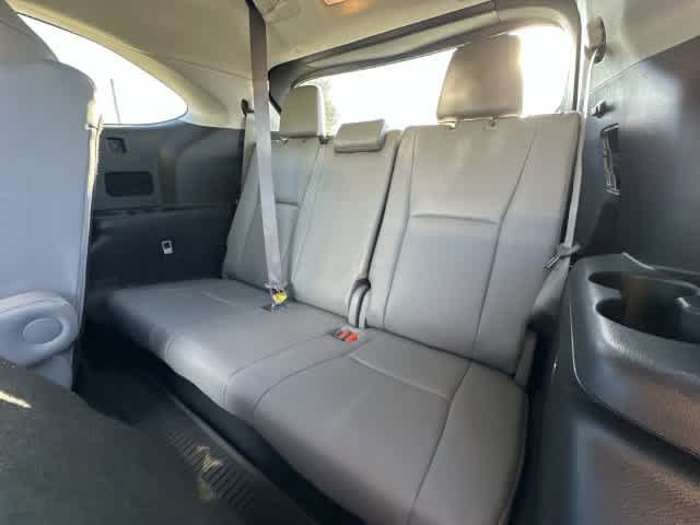 Used 2022 Toyota Highlander XLE AWD/4WD image 36