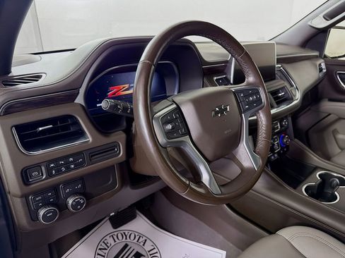 Used 2022 Chevrolet Tahoe Z71 w/ Luxury Package AWD/4WD image 10